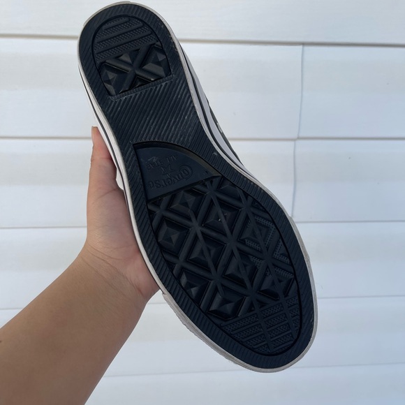 Leather All Star Converse- Men size 8 - Picture 9 of 10